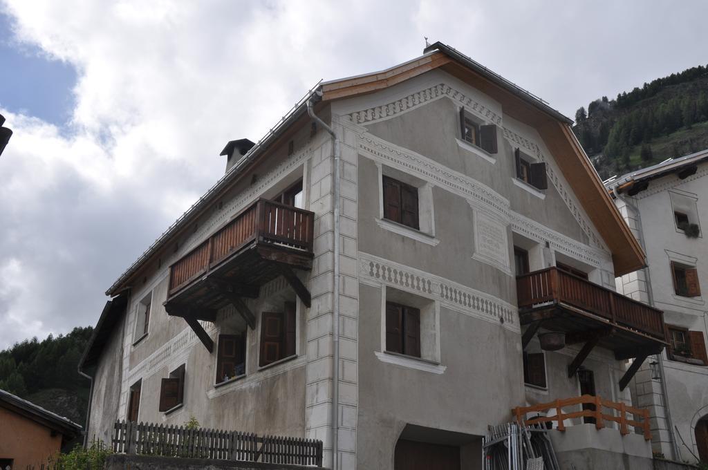 Attika Wohnung 7546 Ardez 部屋 写真